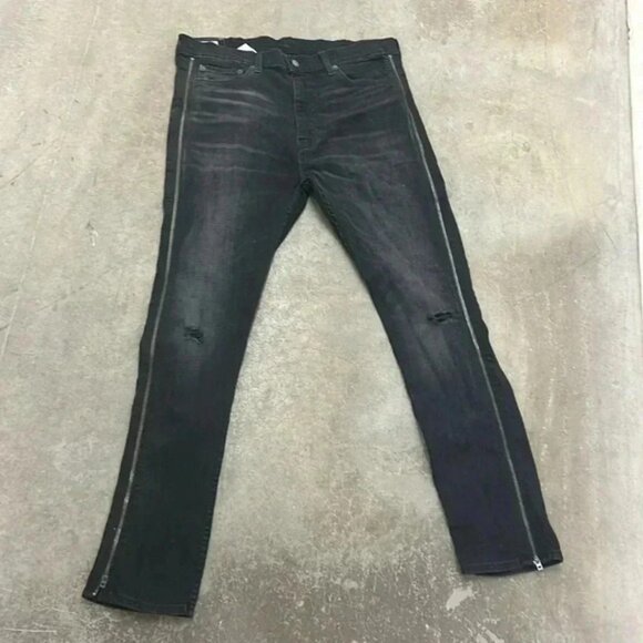 Levi’s big E black jeanswith zipper on sides